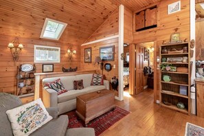 TV, fireplace - Waterfront Sunset Winnipesaukee Cottage (Laconia)