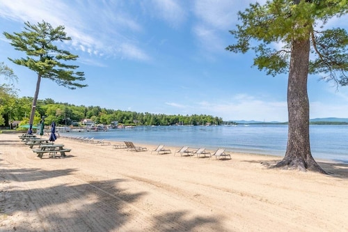 Winnipesaukee Condo near Gunstock and BNH Pavillion
