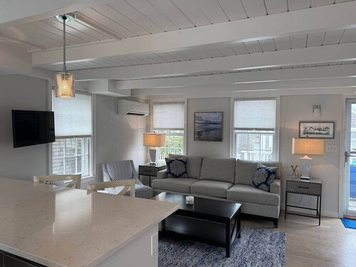 The best location Downtown Nantucket Condo minutes from Ferries.