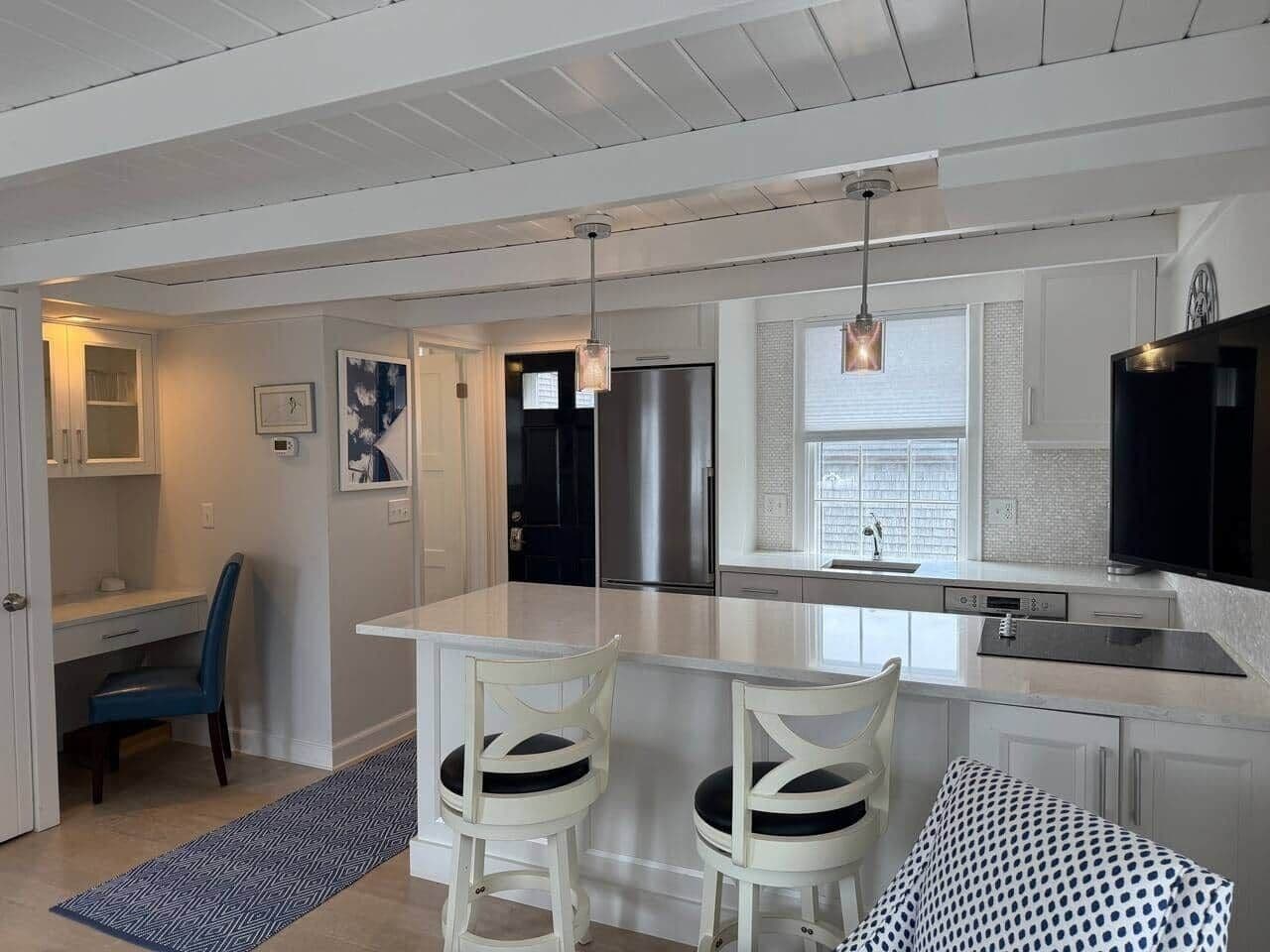 Microondas, horno, parrilla de estufa y lavavajillas 