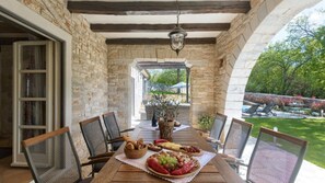 Outdoor dining - Villa White house B Istria by Villas Guide (Muntrilj)