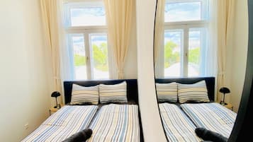 BĂŒgeleisen/BĂŒgelbrett, WLAN, BettwĂ€sche