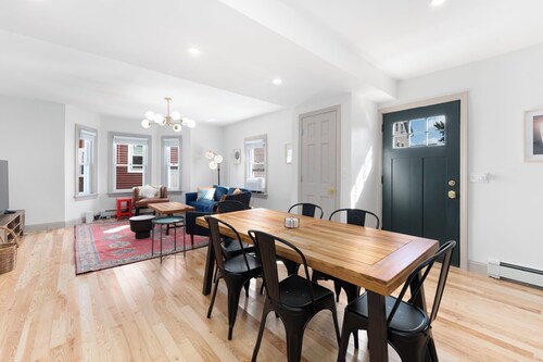 Fox Point House: Walk to Brown/RISD + Free Parking for Up to 3 Cars!