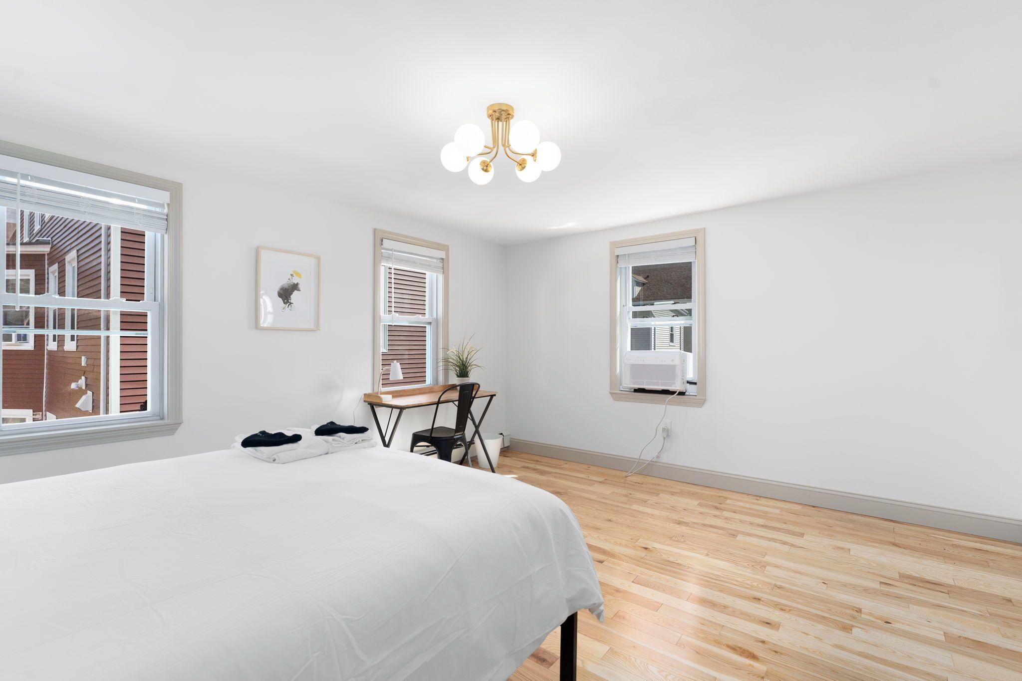 5 bedrooms, desk, iron/ironing board, free WiFi