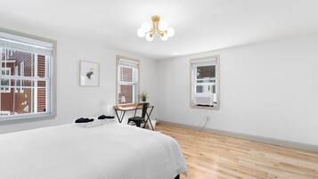 5 bedrooms, desk, iron/ironing board, free WiFi