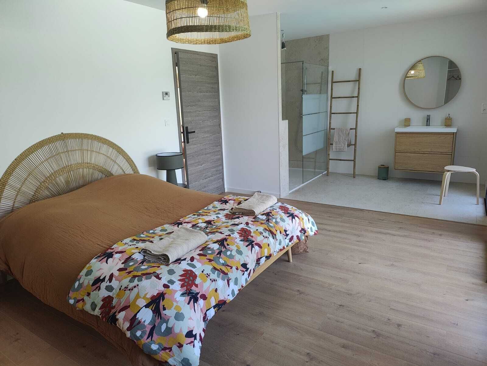 4 chambres, fer et planche à repasser, accès Internet, draps fournis