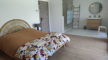 4 chambres, fer et planche Ă repasser, accĂšs Internet, draps fournis