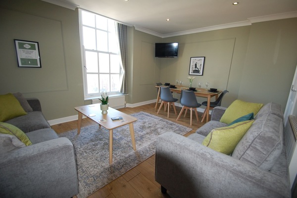 Lestrade Dining and Lounge Room