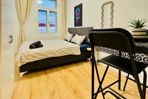 1 bedroom, bed sheets