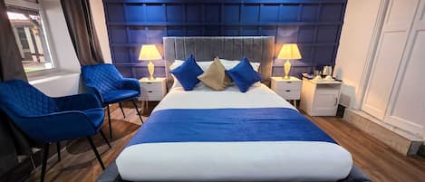 Cortinas opacas, tabla de planchar con plancha, wifi gratis