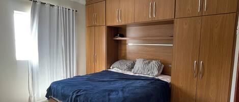 2 makuuhuonetta, silitysrauta/-lauta, Wi-Fi, vuodevaatteet