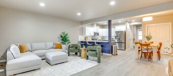 Boise Blue Retreat - North End, Hot Tub, 4BR , 3BA, 17 Miles to Bogus Basin, FP