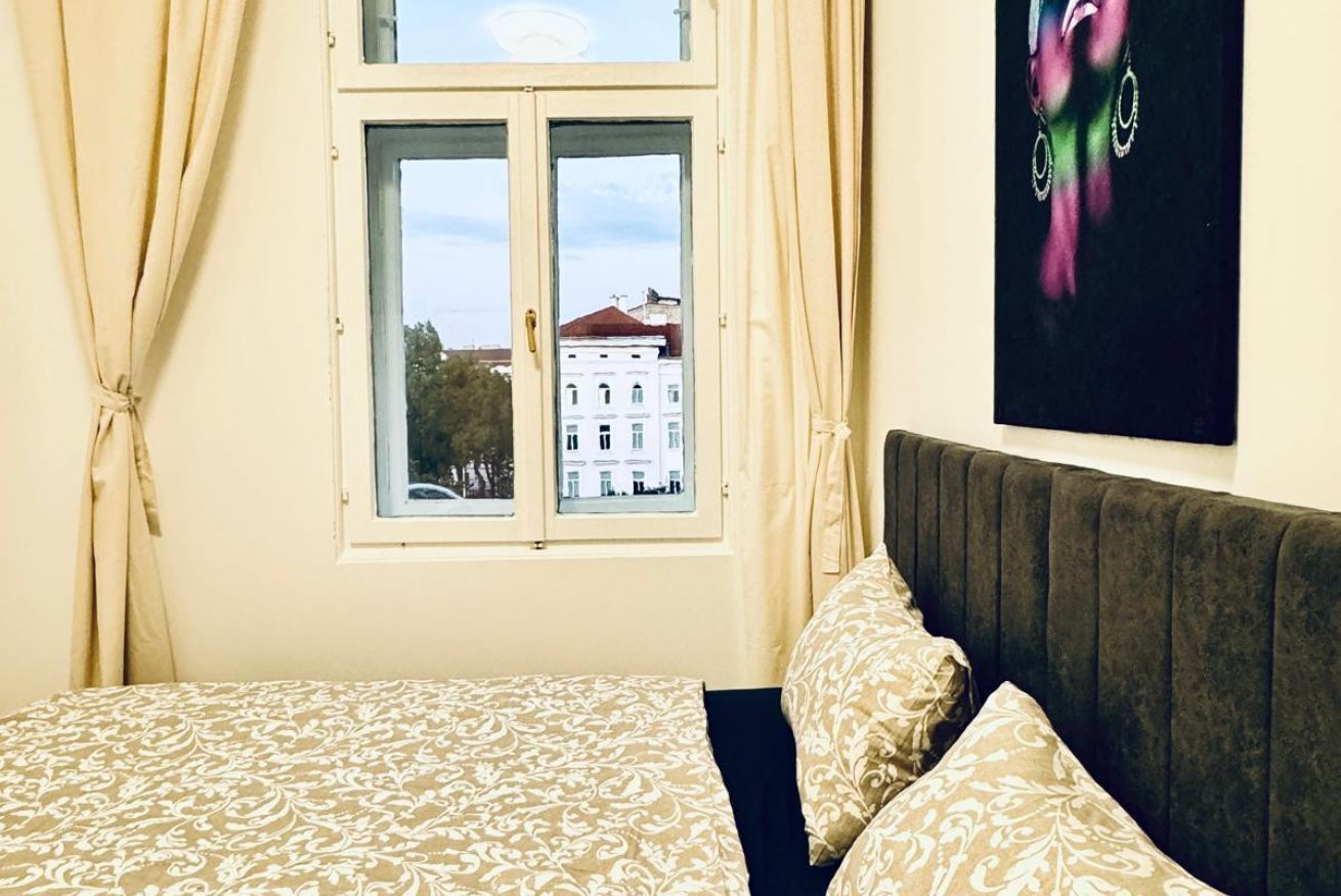 Comfy & Spacious Room | 7-min Walk To Westbahnhof - Vienna