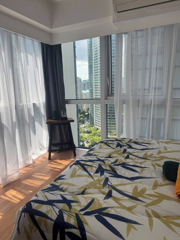 2 bedrooms - BGC Cheap Condo in BGC 5thavenue -23rd Street (Makati)