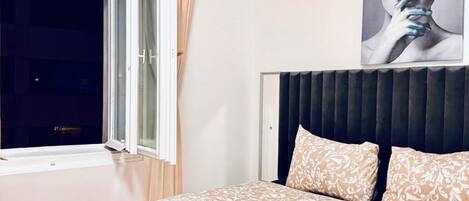 1 bedroom, bed sheets