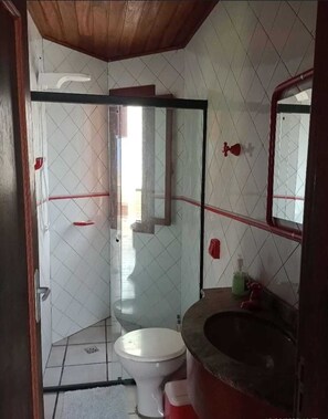 タオル、石鹸、トイレットペーパー