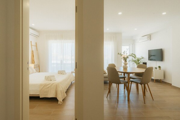 1 bedroom, iron/ironing board, internet, bed sheets