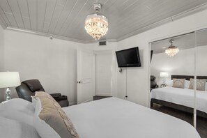 2 bedrooms, desk, iron/ironing board, free WiFi