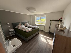 2 Schlafzimmer, WLAN, Bettwäsche, Rollstuhlgeeignet