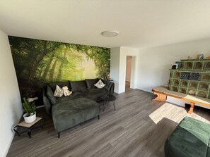 TV - Holiday Apartment Waldrose with Mountain View, Private Terrace and Wi-Fi (Oberharmersbach)