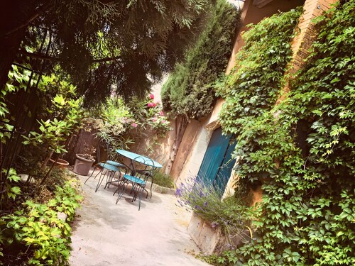 The House by the Fountain – Indoor Spa