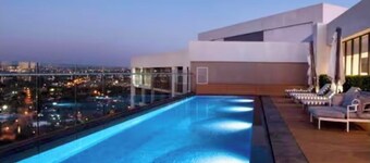 Fully-Equipped Modern Apartment  Menlyn Maine Attractions