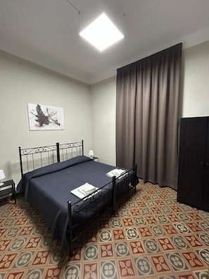 Desk, free WiFi - AS VILLARTE (Agliana)