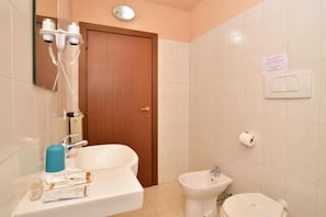 Shower, free toiletries, hair dryer, towels - AS VILLARTE (Agliana)