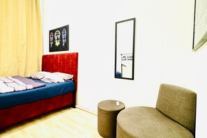 1 bedroom, bed sheets