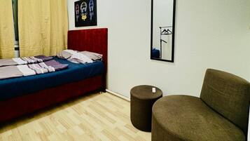 1 habitación y ropa de cama