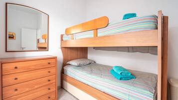 2 slaapkamers, een strijkplank/strijkijzer, wifi, beddengoed