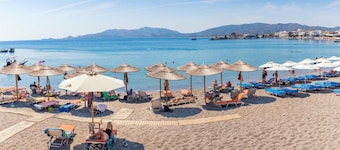 Appartement 'Mediterranean Retreat' met Zeezicht, Wi-Fi en Airconditioning