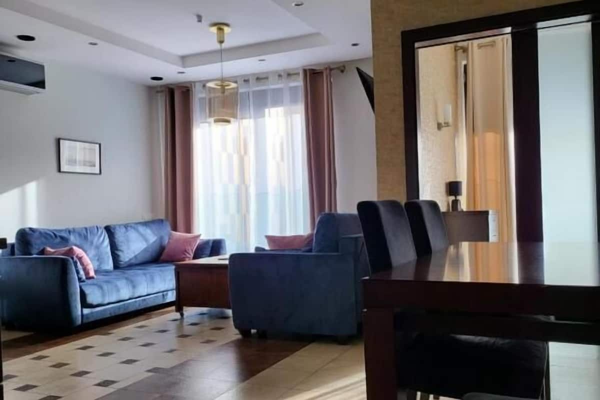 Comfort Suite, Balcony, City View (APS108) | Blackout drapes, iron/ironing board, free WiFi