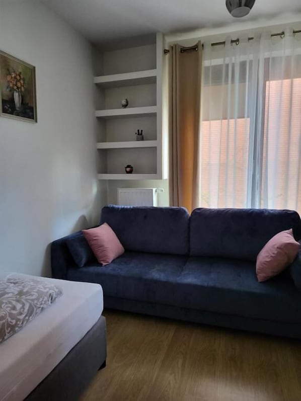 Comfort Suite, Balcony, City View (APS108) | Blackout drapes, iron/ironing board, free WiFi