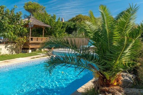 Studio Apartment 'La Dolce Vita 2' with Shared Pool, Private Terrace and Air Conditioning