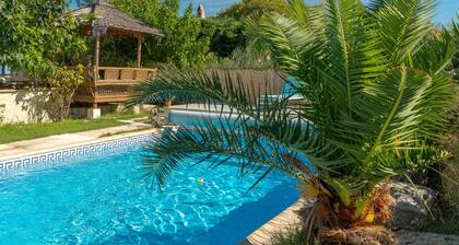 Studio Apartment 'La Dolce Vita 2' with Shared Pool, Private Terrace and Air Conditioning