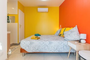 1 habitación y ropa de cama