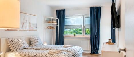 3 عدّة غرف نوم وواي فاي وملاءات أسرّة