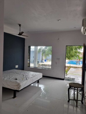 Deluxe Room, Pool View