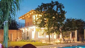 Kamar Deluks | Wi-Fi gratis dan seprai linen