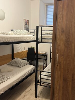 Quadruple Room (04) | Iron/ironing board, free WiFi