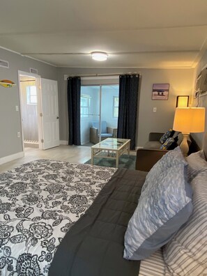 3 makuuhuonetta, työpöytä, silitysrauta/-lauta, ilmainen Wi-Fi