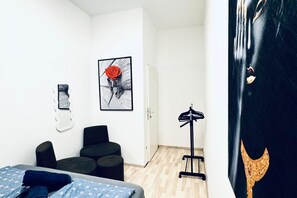 1 bedroom, bed sheets - Well-Located Room in Shared Flat | Steps FAC Platz (Vienna)