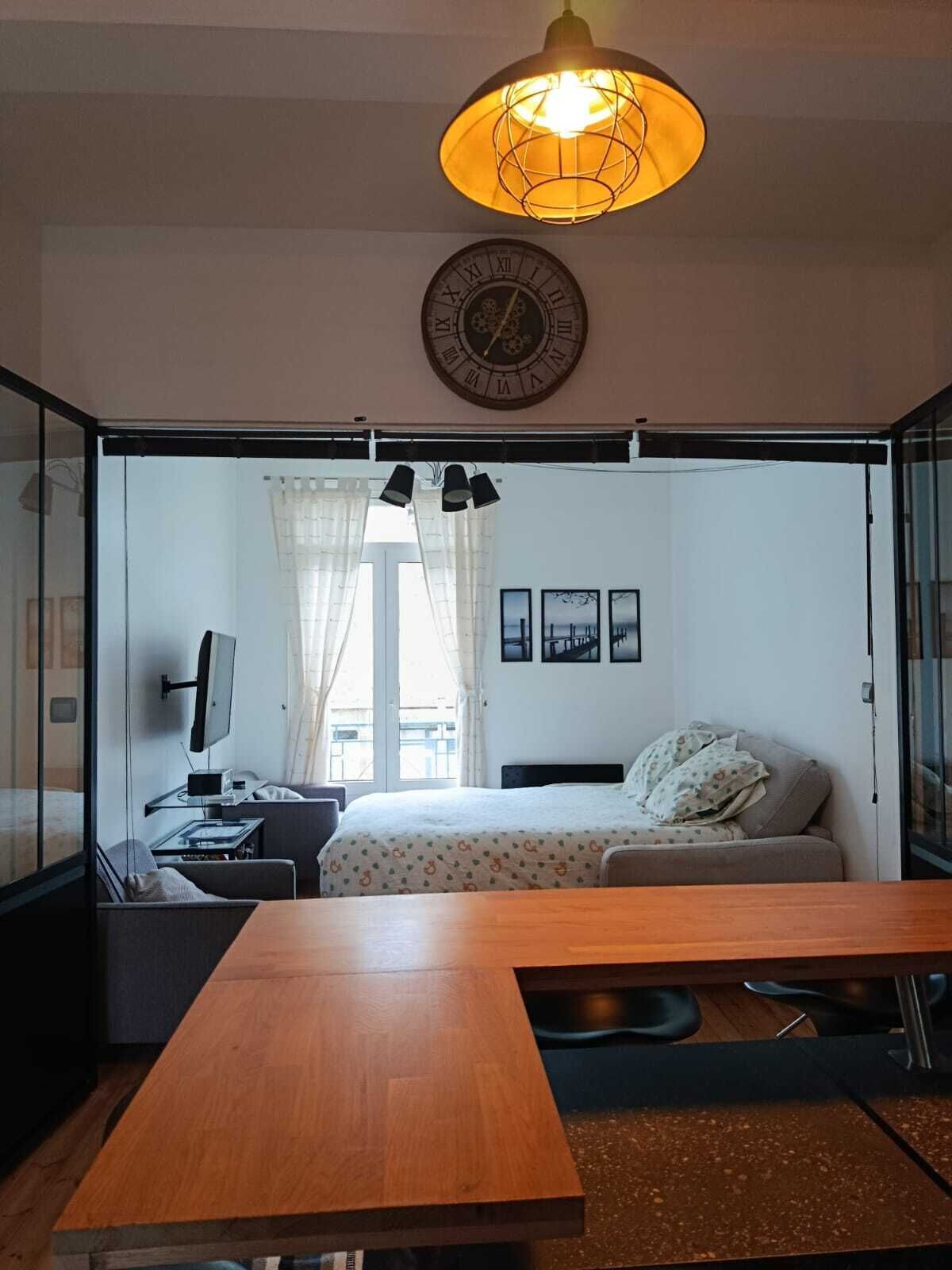 1 chambre, fer et planche à repasser, draps fournis