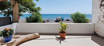 Holidays 'La Lajita Beach Studio' with Sea View, Wi-Fi and Air Conditioning