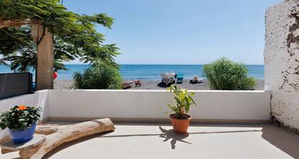 Holidays 'La Lajita Beach Studio' with Sea View, Wi-Fi and Air Conditioning