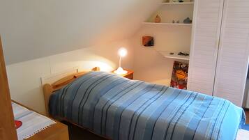 3 bedrooms, WiFi, bed sheets