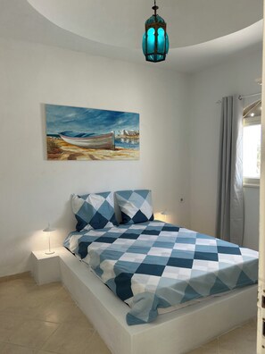 3 bedrooms, iron/ironing board, free WiFi, bed sheets