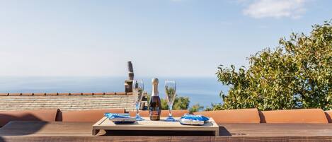 屋外ダイニングエリア