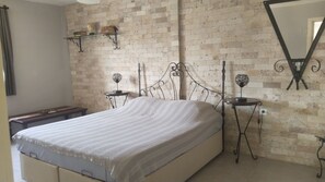 2 Schlafzimmer, Zimmersafe, BĂŒgeleisen/BĂŒgelbrett, kostenloses WLAN